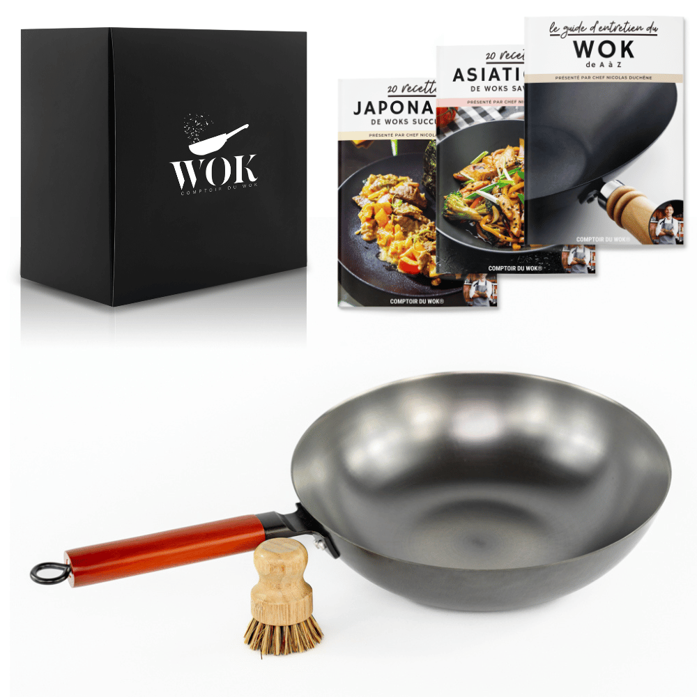 Le Sahami Karbonstahl Wok Set in Vorderansicht mit Pfanne und Zubehör