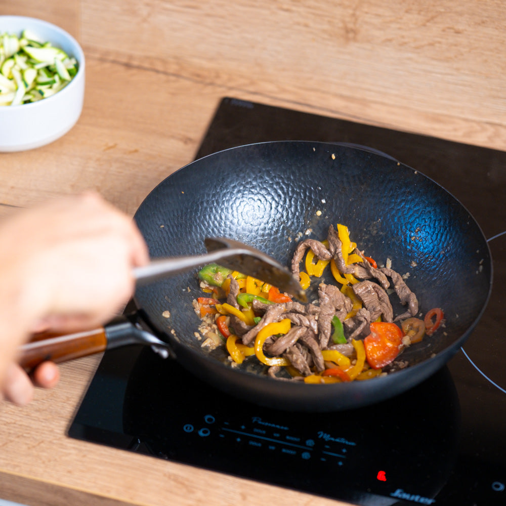 Le Tomeki Wok Starter Set komplett mit Zubehör in der Verpackung