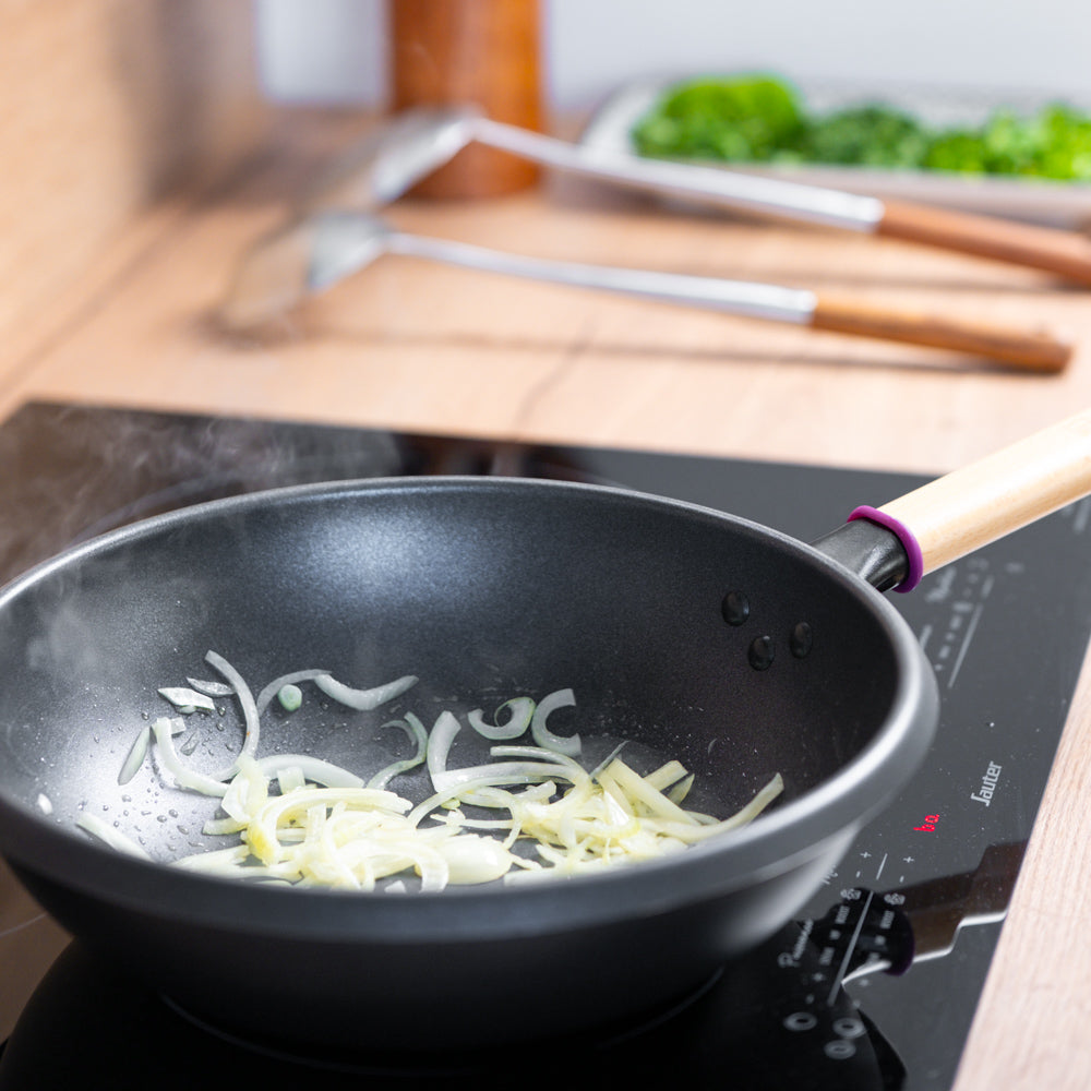 Le Amagi Wok Induktion Antihaft beim Pfannenrühren auf dem Induktionskochfeld