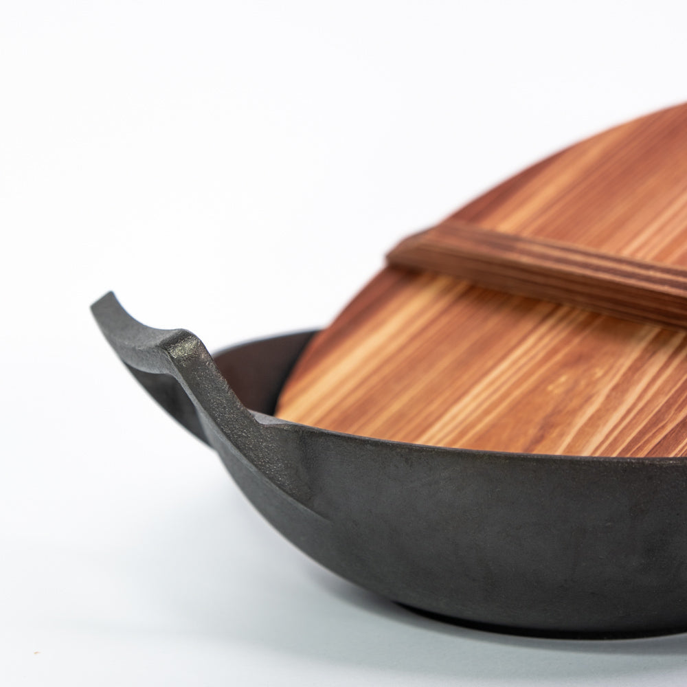 Gusseisen-Wok mit Deckel
