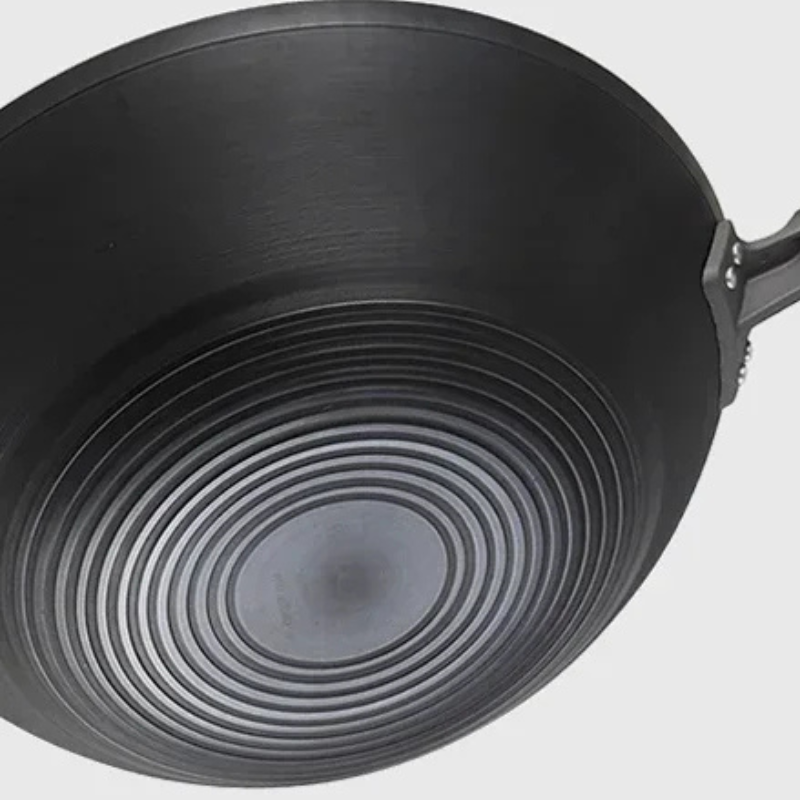 Le Shiretoko Schmiedeeisen-Wok 32 cm mit langem Stielgriff im Detail