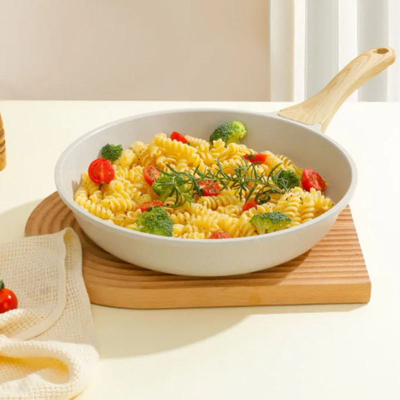 Le Myoko Wok Keramik Induktion mit ergonomischem Griff aus Holzoptik