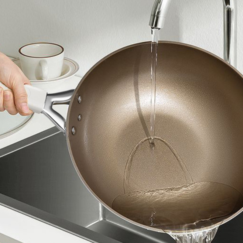 Le Asahidake Keramik Wok Detail der induktionstauglichen Bodenplatte
