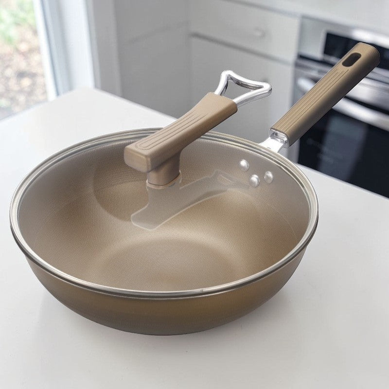 Le Hinoka Wok Detail des Karbonstahlbodens