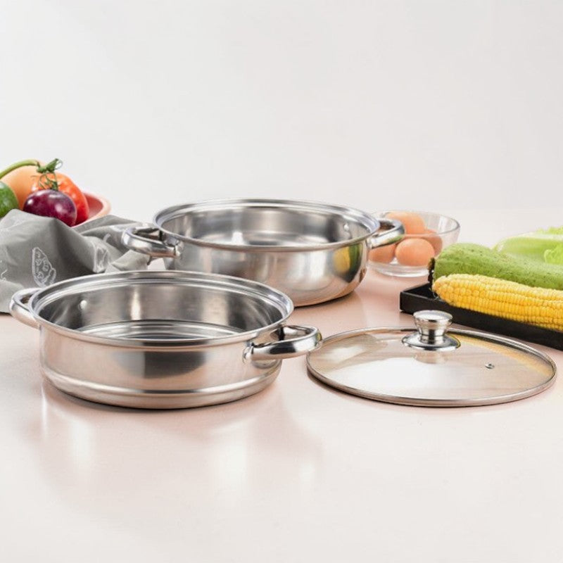 Le Senami Wok Set mit Dünsteinsatz beim Garen auf dem