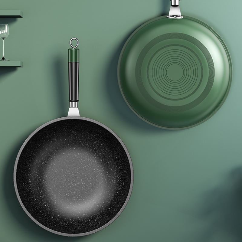 Le Nakimi Gesunde Wok Pfanne mit Glasdeckel auf modernem Kochfeld