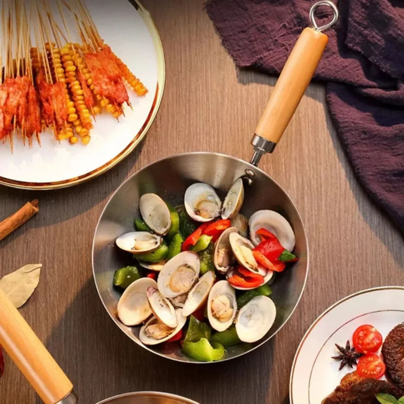 Le Nuriko Kleiner Wok Edelstahl Bodenansicht mit Induktionsboden