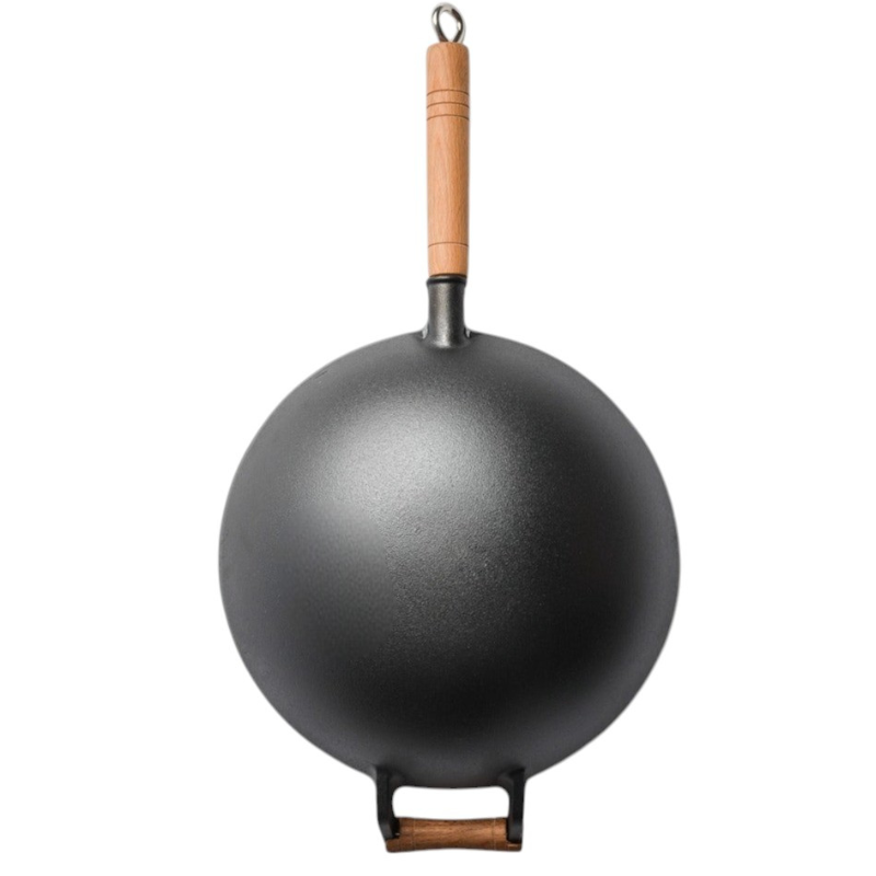Le Hokan Gusseisen-Wok mit Detail des massiven Holzdeckels