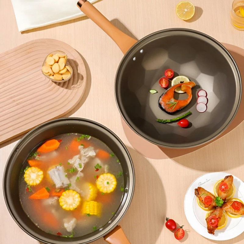 Le Mitano Aluminium Wok Induktion Innenansicht der glatten Beschichtung