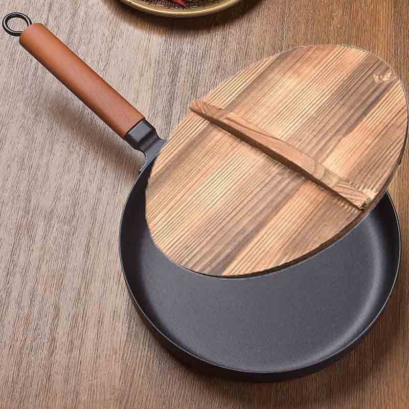 Le Takachiho Nahaufnahme der unbeschichteten Karbonstahl-Oberfläche des Woks