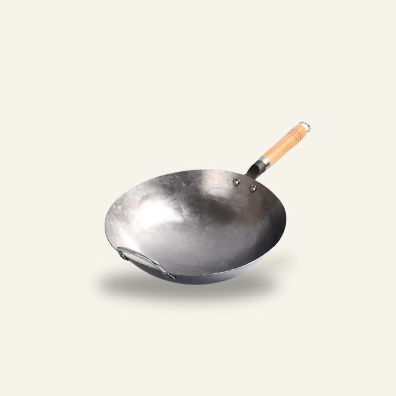 Le Gassan echter chinesischer Wok aus Gusseisen in Vorderansicht