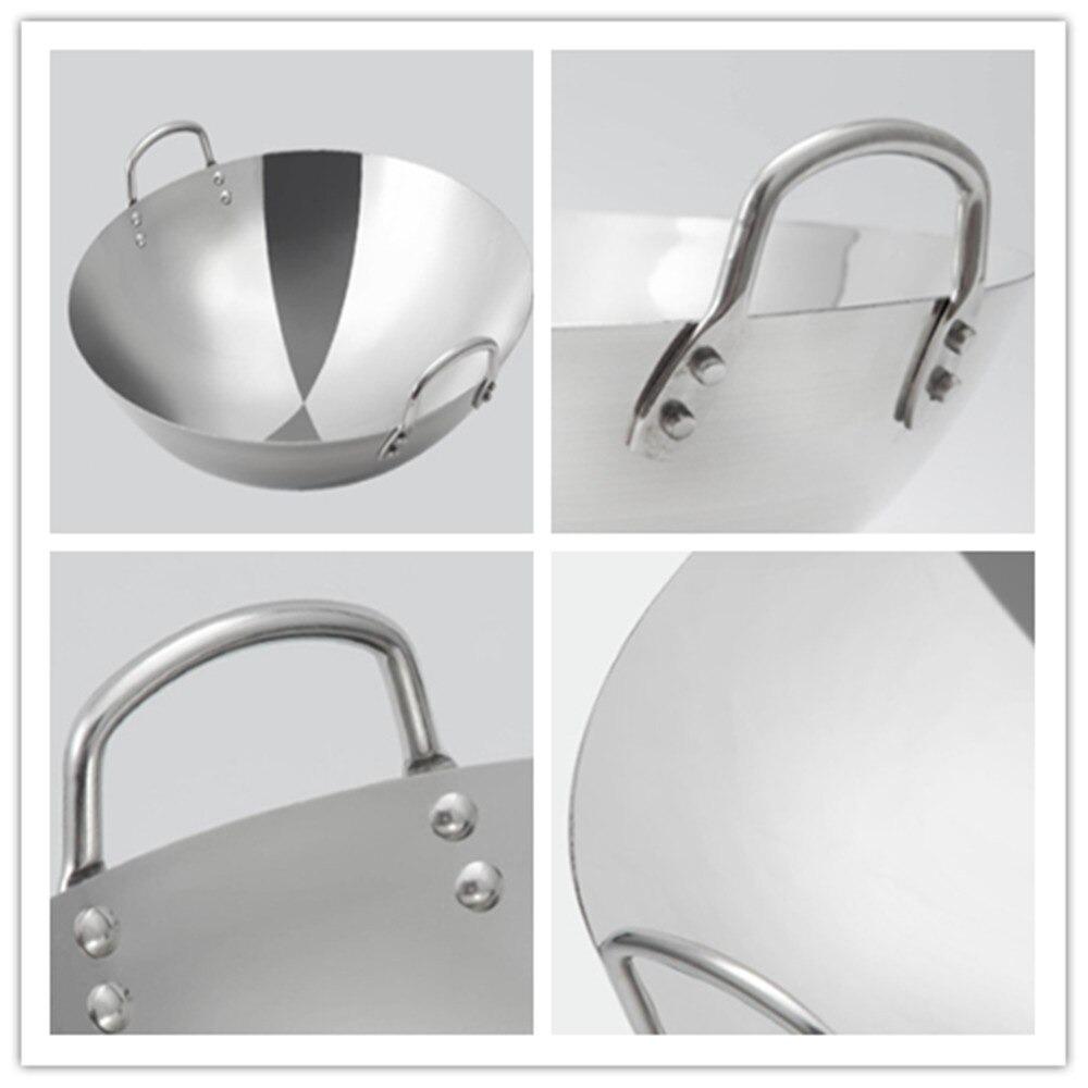 Le Hotaka 30 cm Wok mit Detailaufnahme von Rand und Griff