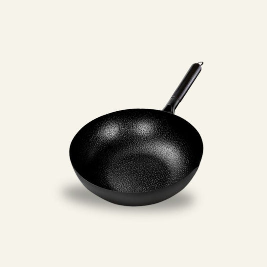Le Norikura Wok Pfanne 32 cm mit Deckel aus Carbonstahl in Vorderansicht