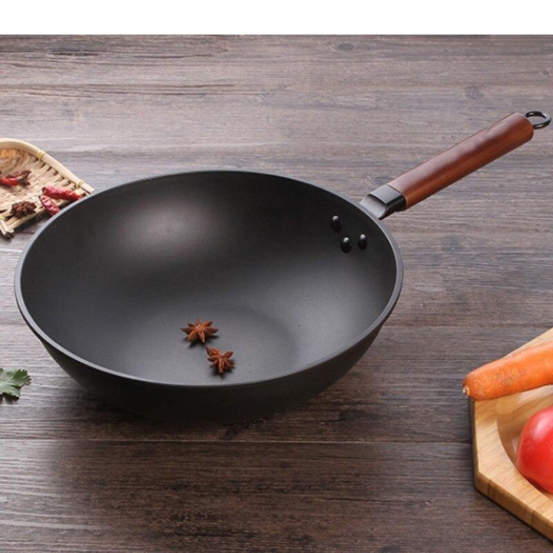 Wok ohne Deckel für die Zubereitung