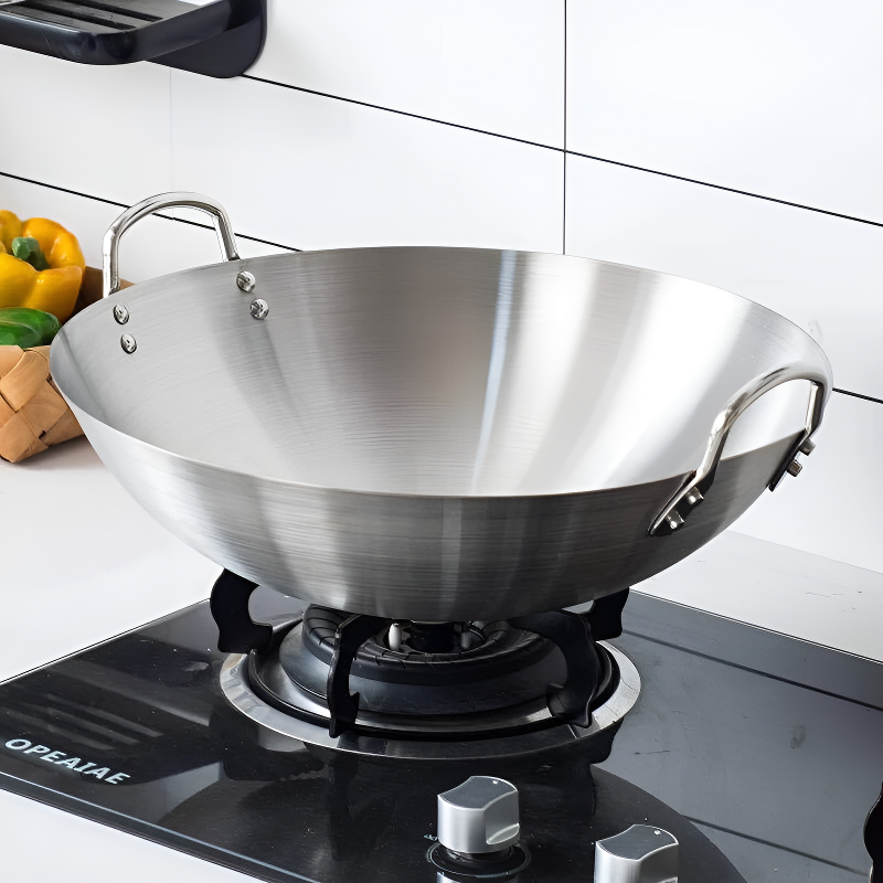 Le Yari gewölbter Wok 40 cm aus Edelstahl mit Deckel und zwei Metallgriffen