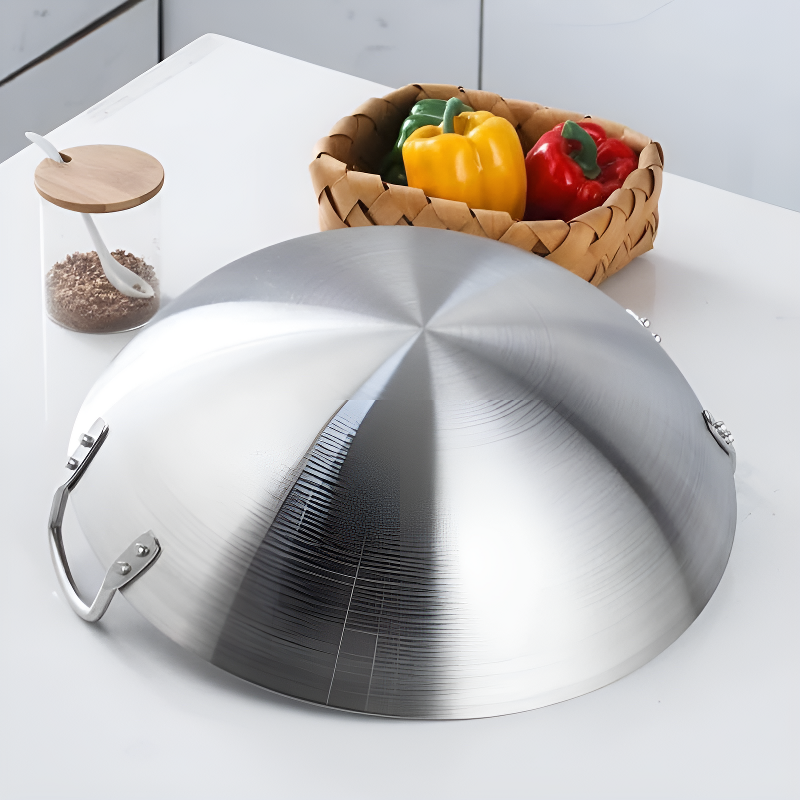Le Yari gewölbter Wok 40 cm aus Edelstahl mit Deckel und zwei Metallgriffen