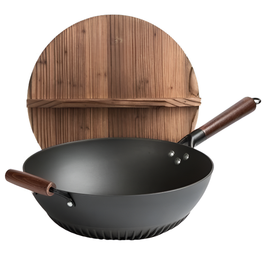 Le Rausu Wok aus Gusseisen mit passendem Deckel in Vorderansicht