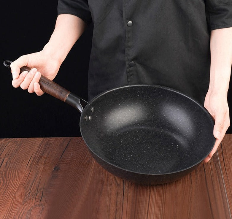 Le Kosanji Wok für Elektroherd mit Deckel und Zubehör in Verpackung