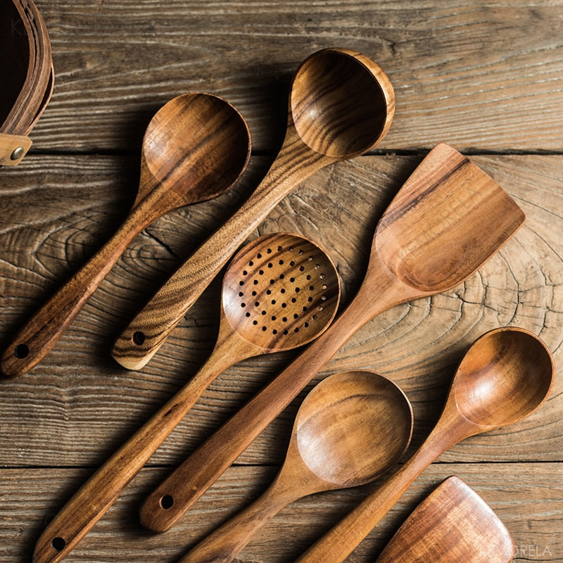 Le Sukano hitzebeständiger Wokwender aus Holz mit Detail der Maserung