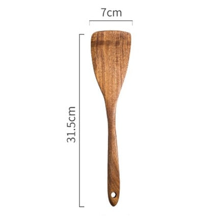 Le Sukano hitzebeständiger Wokwender aus Holz beim Anbraten von Gemüse
