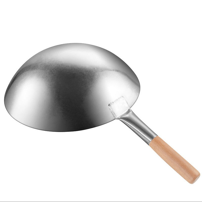 Le Kirishima Chinesischer Wok mit flachem Induktionsboden im Detail