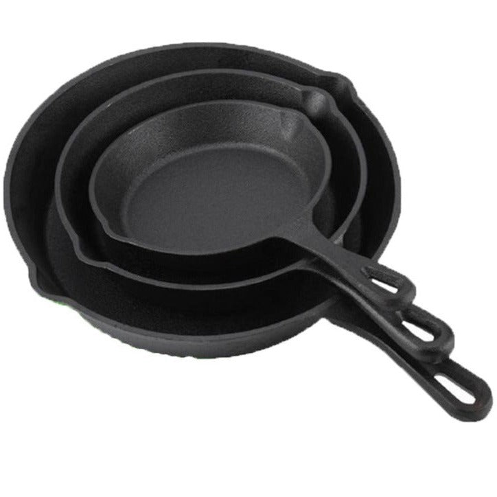 Le Kalda Mini Wok aus Gusseisen in kompakter Frontansicht