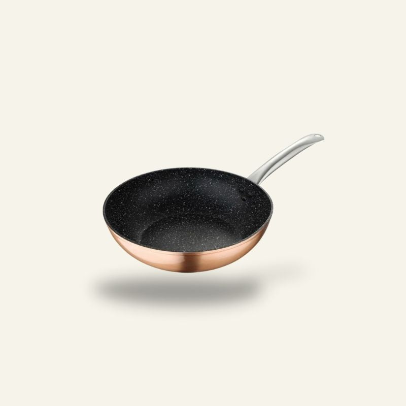 Le Monska Wok Pfanne aus Carbonstahl in klassischer Vorderansicht